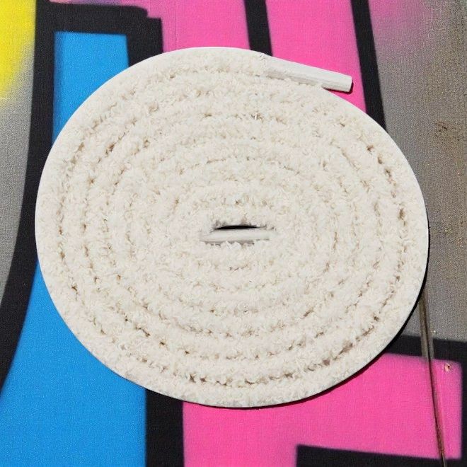 1 Paar runde Plüsch Schnürsenkel (Ø 7 mm, Länge 120 cm) - Teddy Touch Collection - cremeweiss