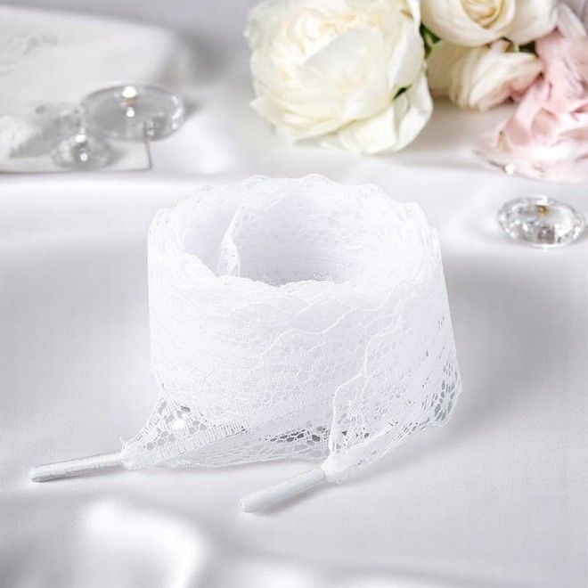 1 Paar Spitzen Schnürsenkel (Breite 2.9 cm, Länge 120 cm) für festliche Schuhe mit 5-6 Ösenpaaren - weiss - Schuhbaendel.ch