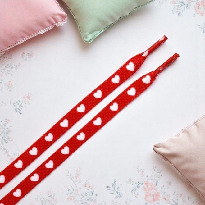 1 Paar flache Schnürsenkel (120 cm lang, 8 mm breit) - HeartBeat Collection - rot/weiss - Schuhbaendel.ch