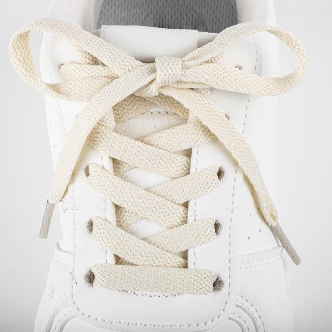 LaceGodZ – 1 Paar flache Schnürsenkel (120 cm lang, 8 mm breit) – ColorFlow Series – creme - Schuhbaendel.ch