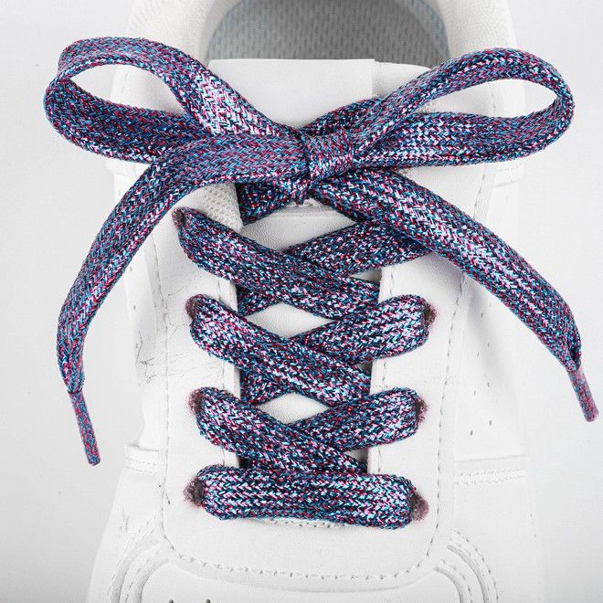 LaceGodZ – 1 Paar flache Schnürsenkel (120 cm lang, 10 mm breit) - StarGlow Series - lavendel