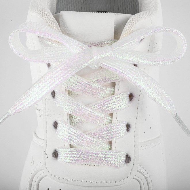 LaceGodZ – 1 Paar flache Schnürsenkel (120 cm lang, 10 mm breit) - StarGlow Series - weiss